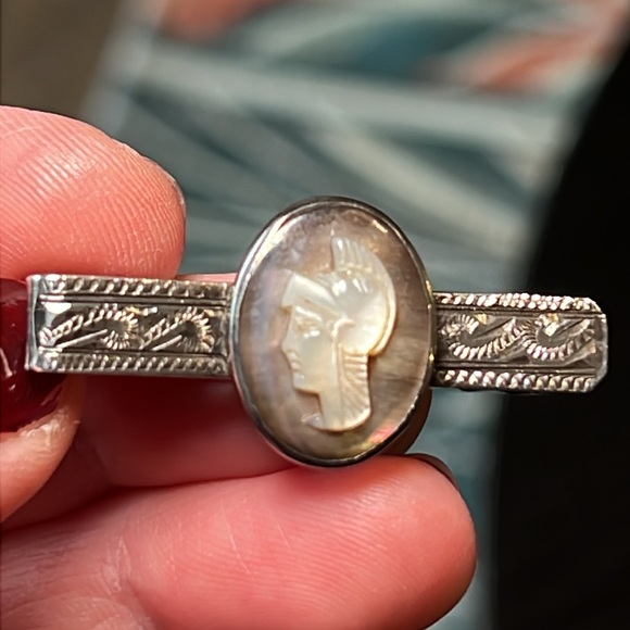 Vintage sterling silver MOP shell gladiator left facing cameo etched tie clip - Picture 9 of 9